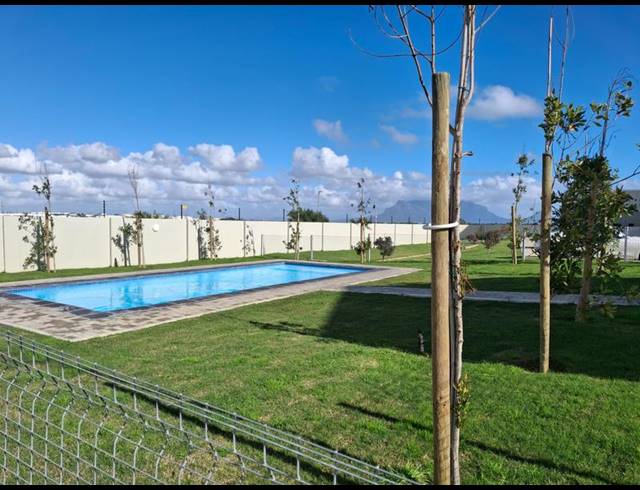 2 BEDROOM PROPERTY TO RENT IN PARKLANDS EAST